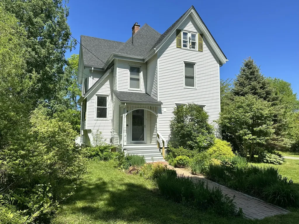 219 Cedar Street Rockland ME 04841