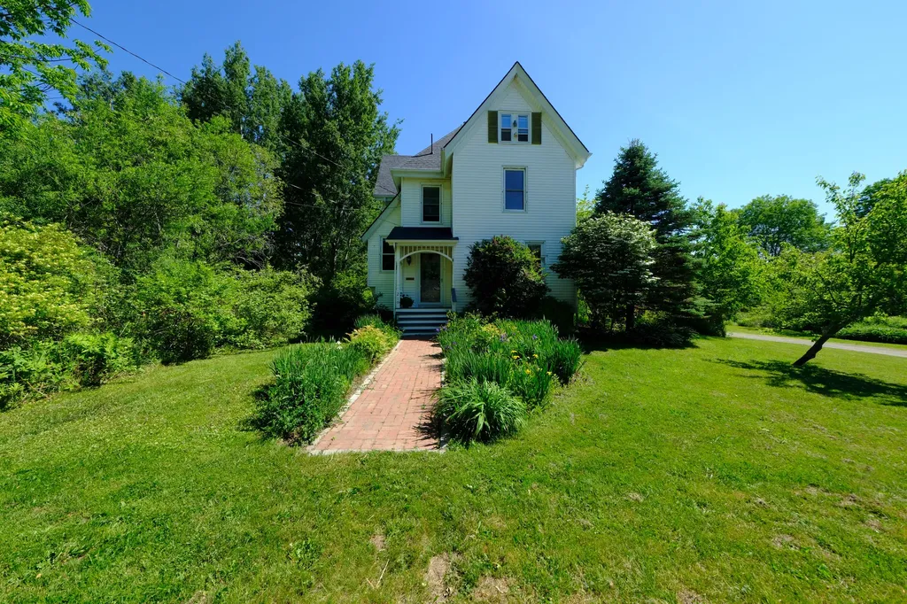 219 Cedar Street Rockland ME 04841