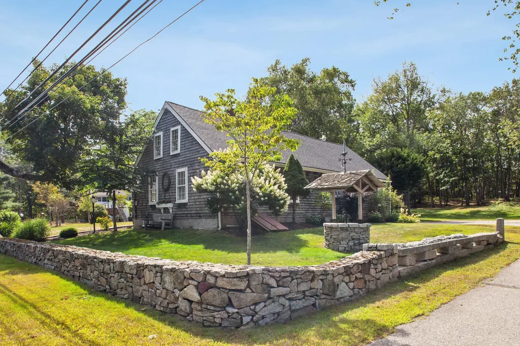 378 Pool Street Biddeford ME 04005