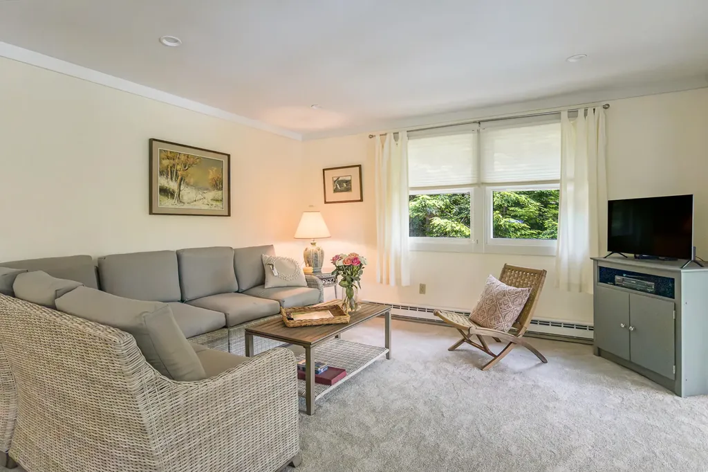 82 Diamond Drive Waterboro ME 04061