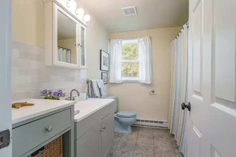 82 Diamond Drive Waterboro ME 04061