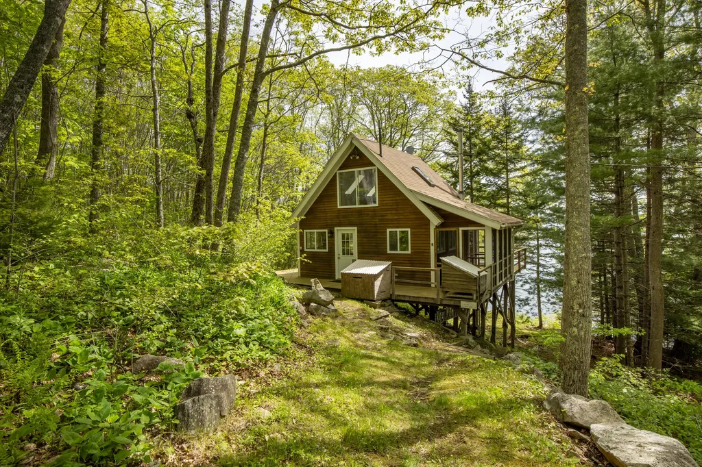 812 Pleasant Point Road Cushing ME 04563