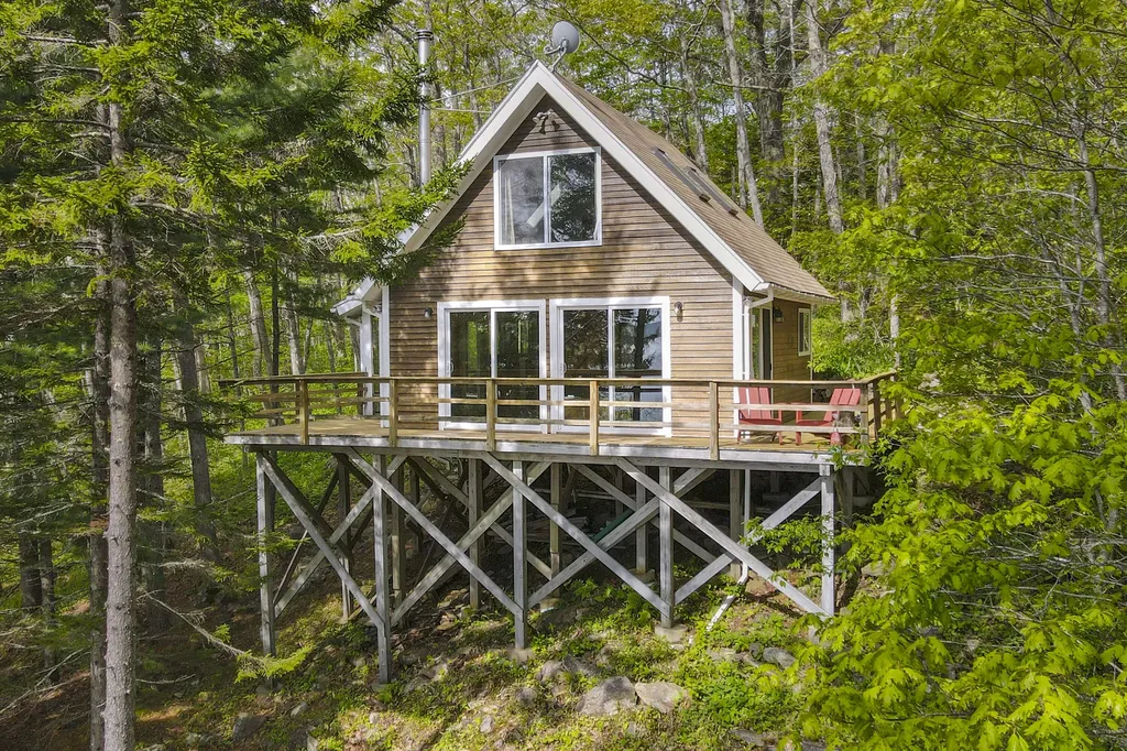 812 Pleasant Point Road Cushing ME 04563