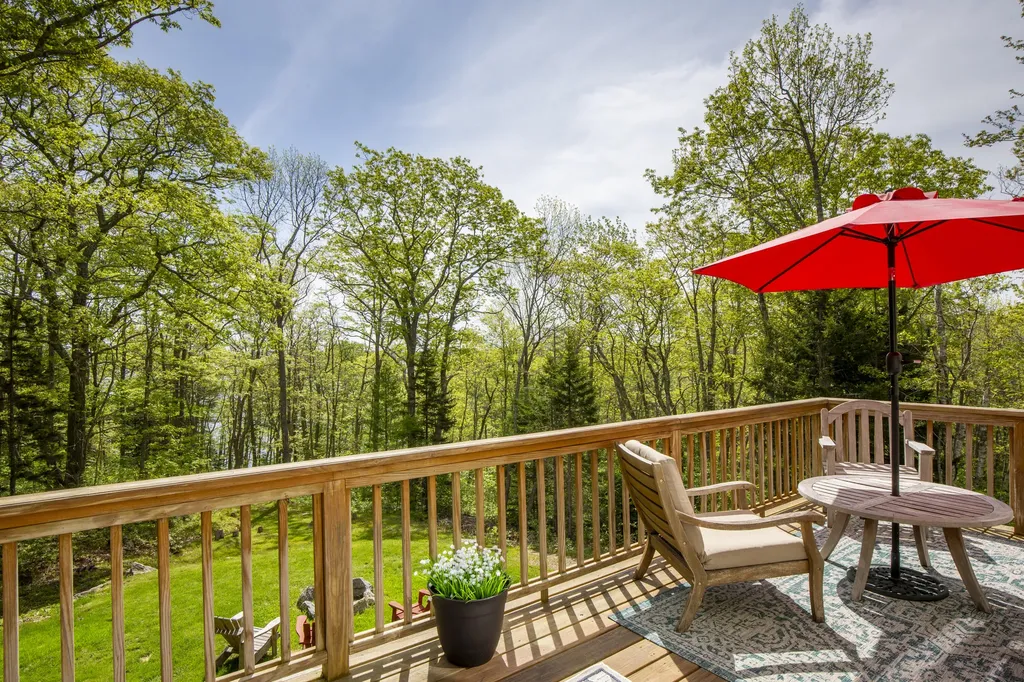 812 Pleasant Point Road Cushing ME 04563