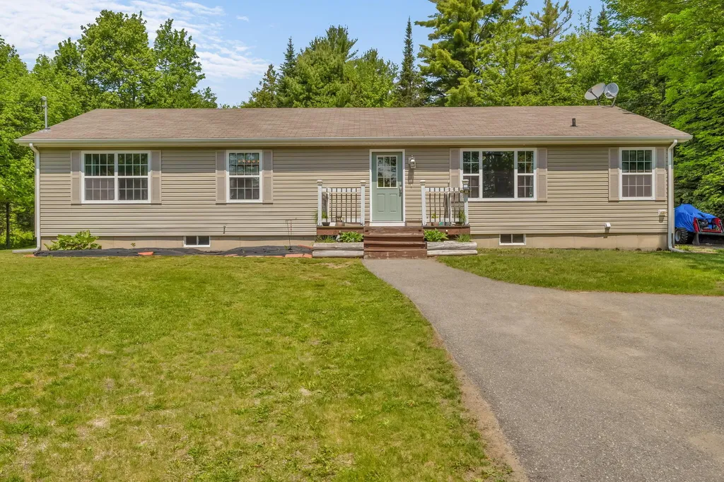 84 Mcintosh Avenue Levant ME 04456