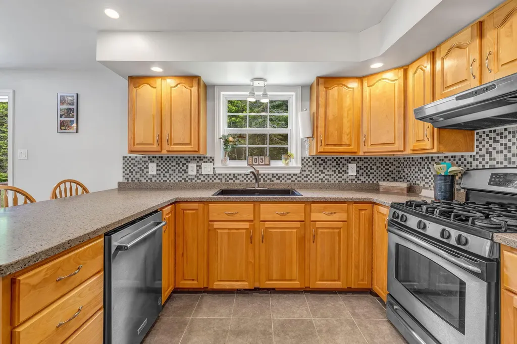84 Mcintosh Avenue Levant ME 04456