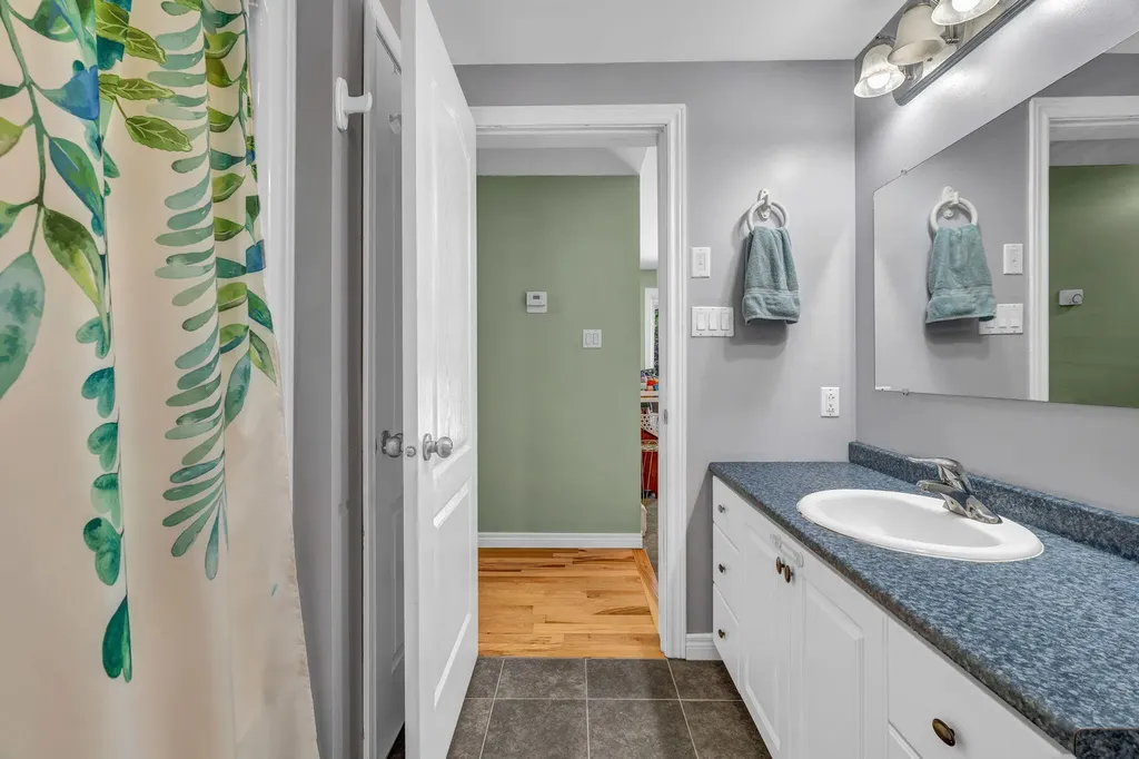 84 Mcintosh Avenue Levant ME 04456