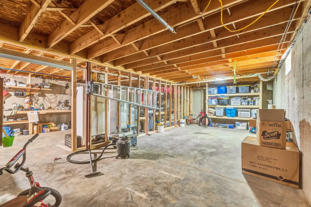 84 Mcintosh Avenue Levant ME 04456