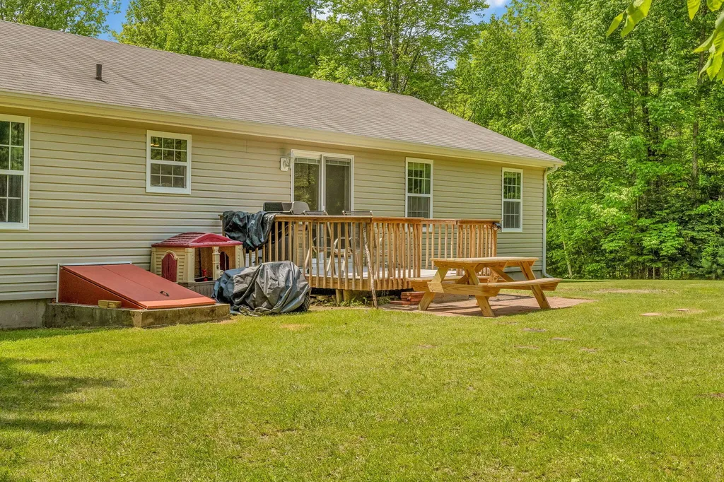 84 Mcintosh Avenue Levant ME 04456