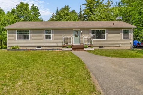 84 Mcintosh Avenue Levant ME 04456
