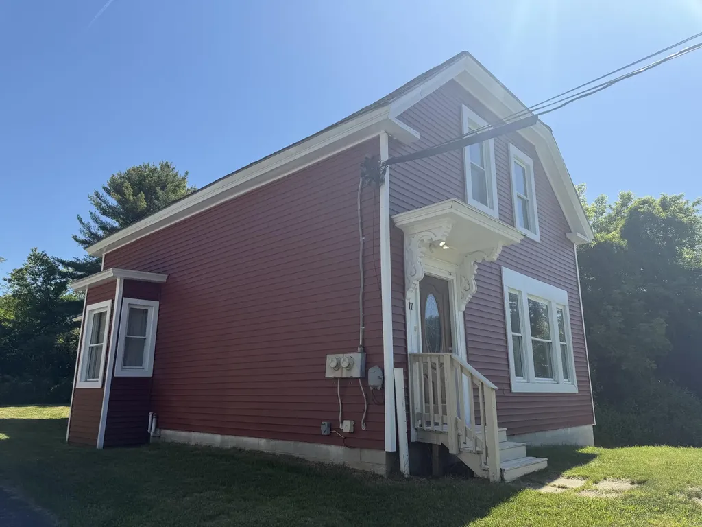 17 Miami Avenue Auburn ME 04210