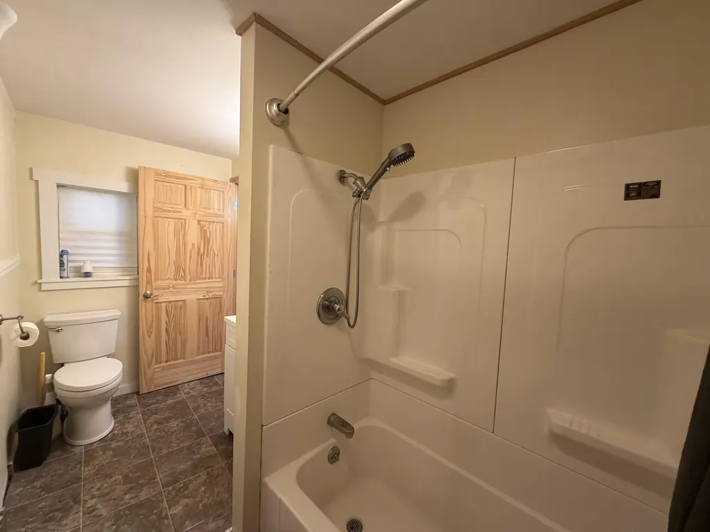17 Miami Avenue Auburn ME 04210
