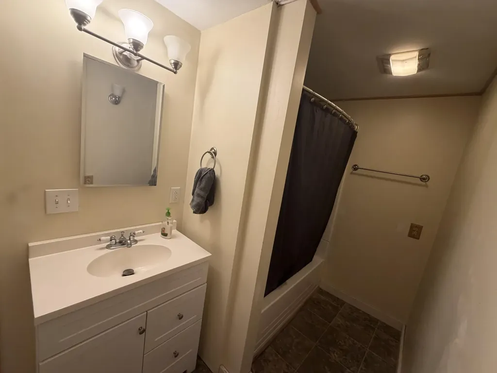 17 Miami Avenue Auburn ME 04210