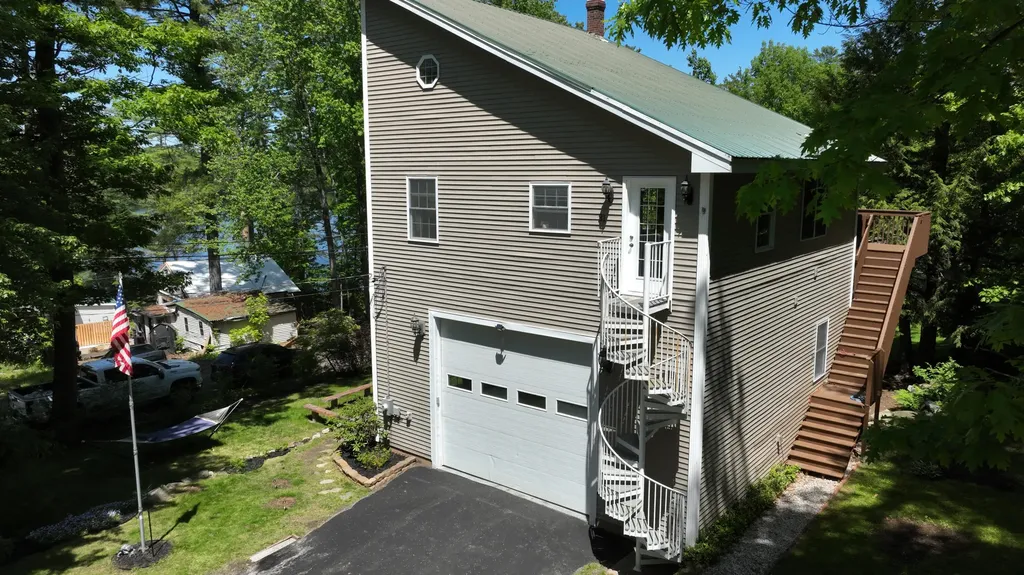 31 Vermont Avenue Greene ME 04236