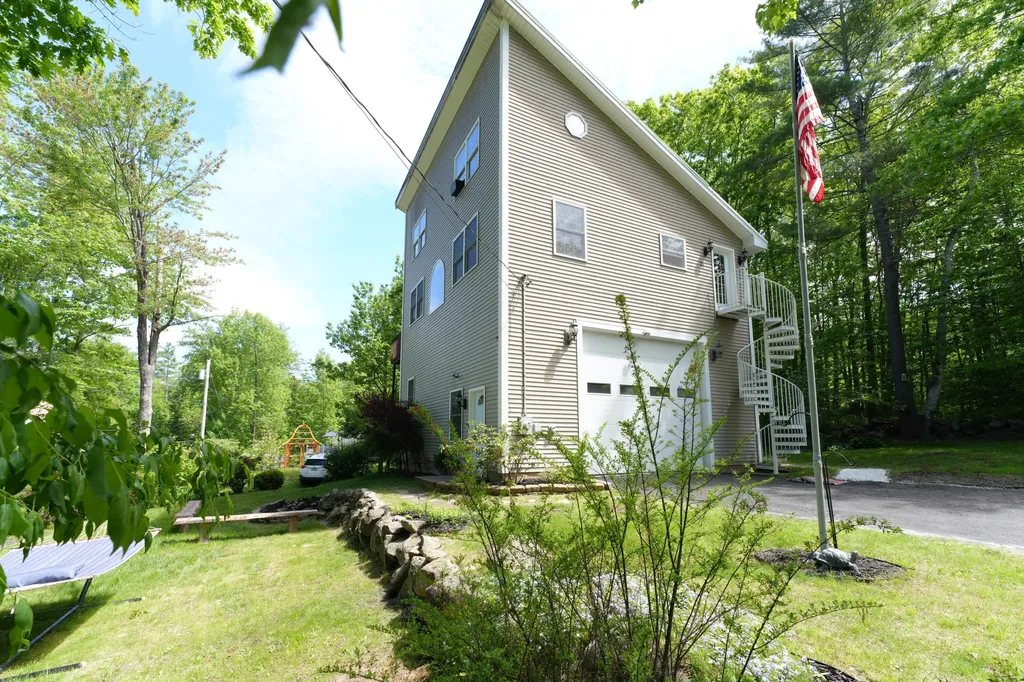 31 Vermont Avenue Greene ME 04236