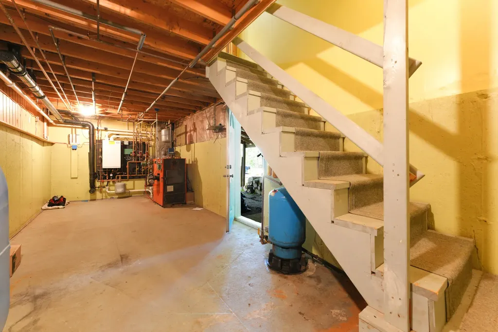 31 Vermont Avenue Greene ME 04236