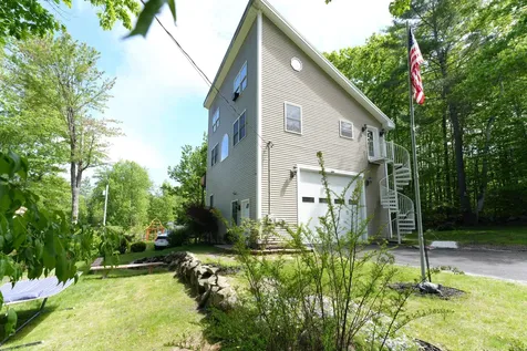31 Vermont Avenue Greene ME 04236
