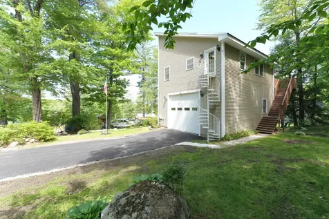 31 Vermont Avenue Greene ME 04236