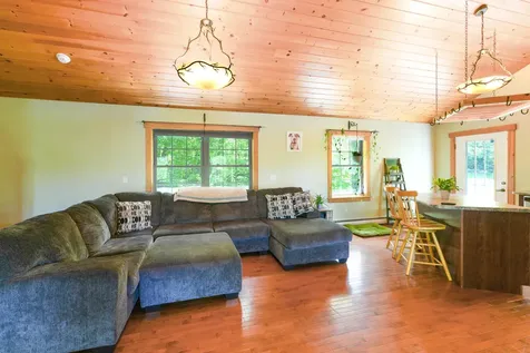 31 Vermont Avenue Greene ME 04236