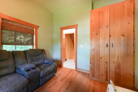 31 Vermont Avenue Greene ME 04236
