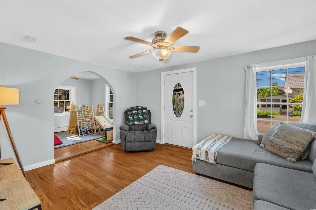 10 Harding Street Old Town ME 04468