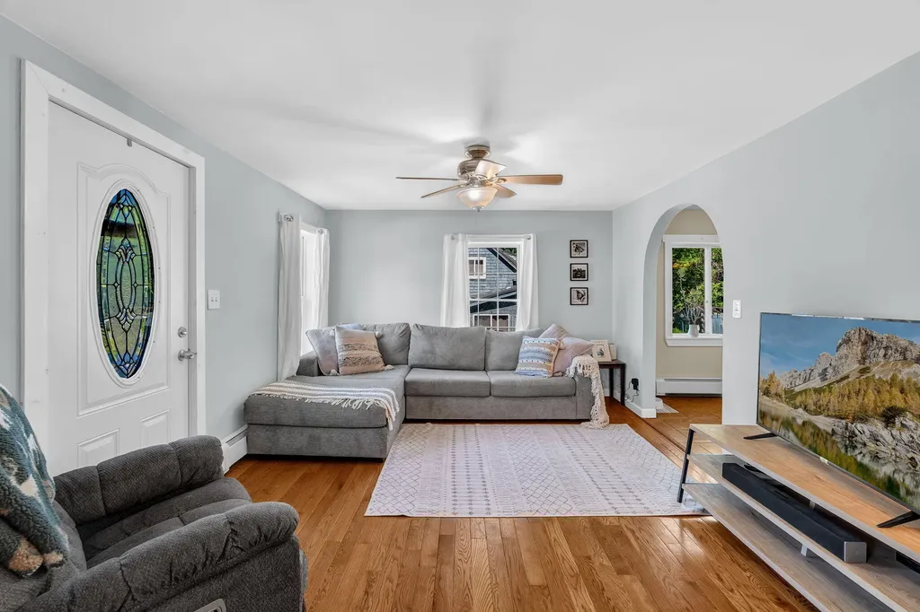 10 Harding Street Old Town ME 04468