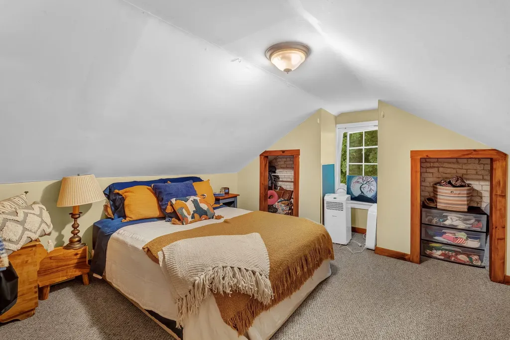 10 Harding Street Old Town ME 04468