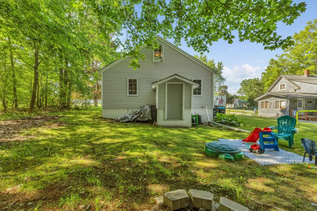 10 Harding Street Old Town ME 04468
