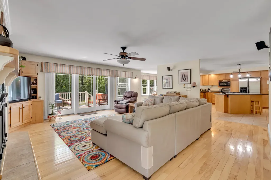207 N Auburn Road Auburn ME 04210