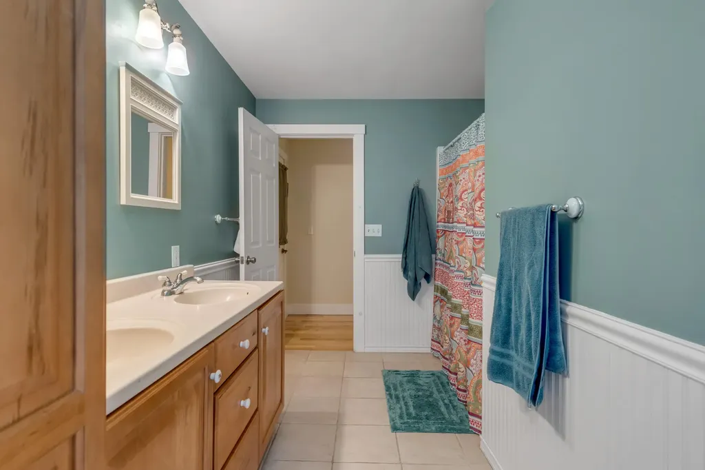 207 N Auburn Road Auburn ME 04210