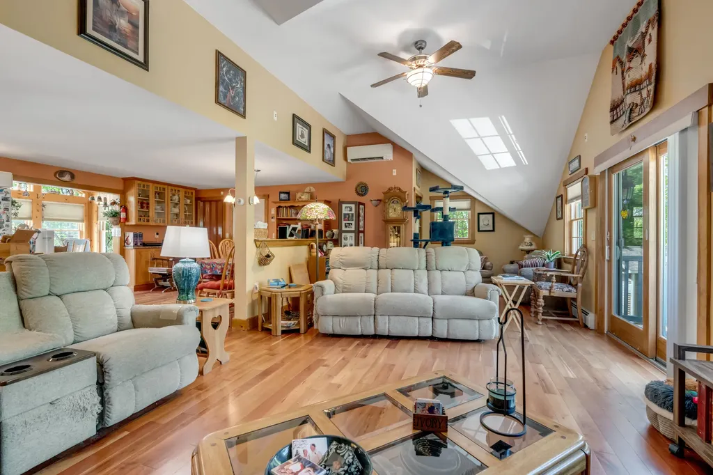 207 N Auburn Road Auburn ME 04210