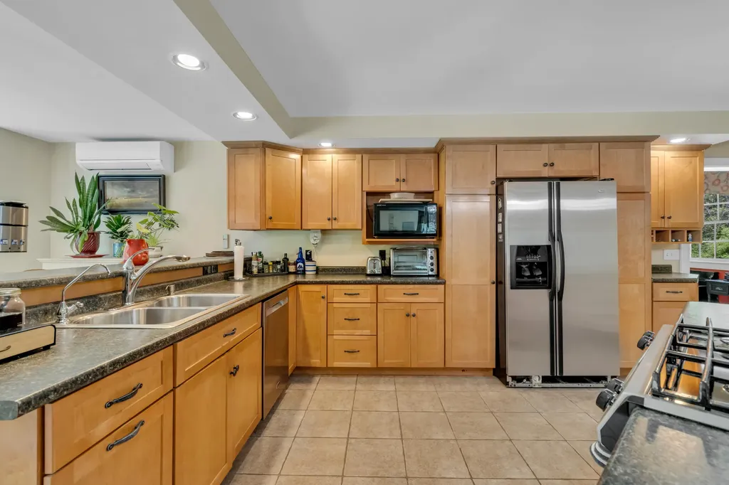 207 N Auburn Road Auburn ME 04210