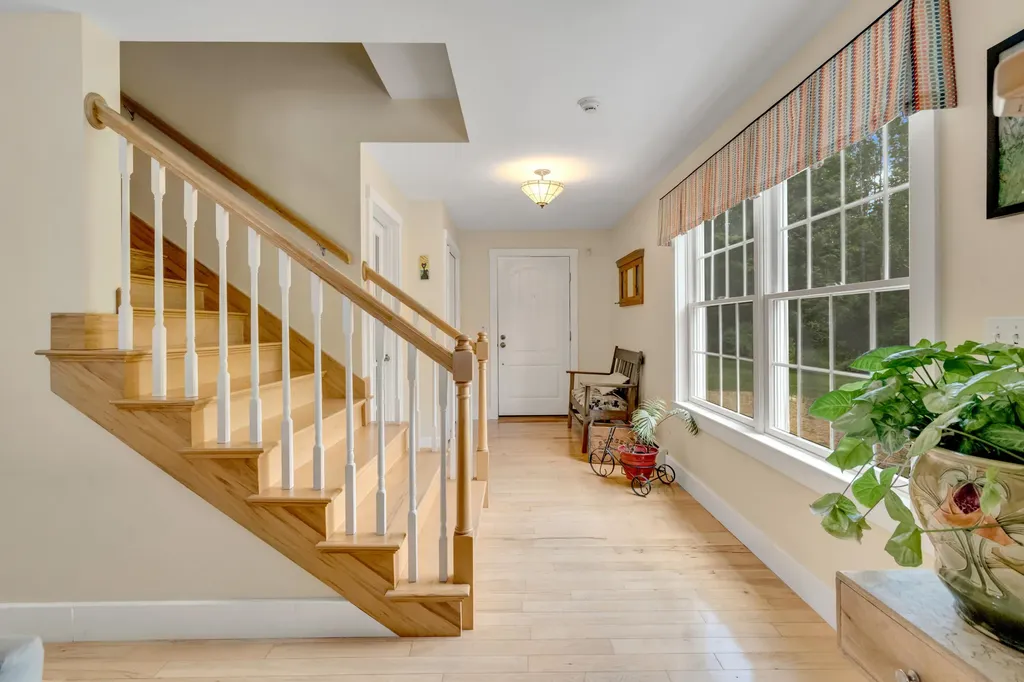 207 N Auburn Road Auburn ME 04210
