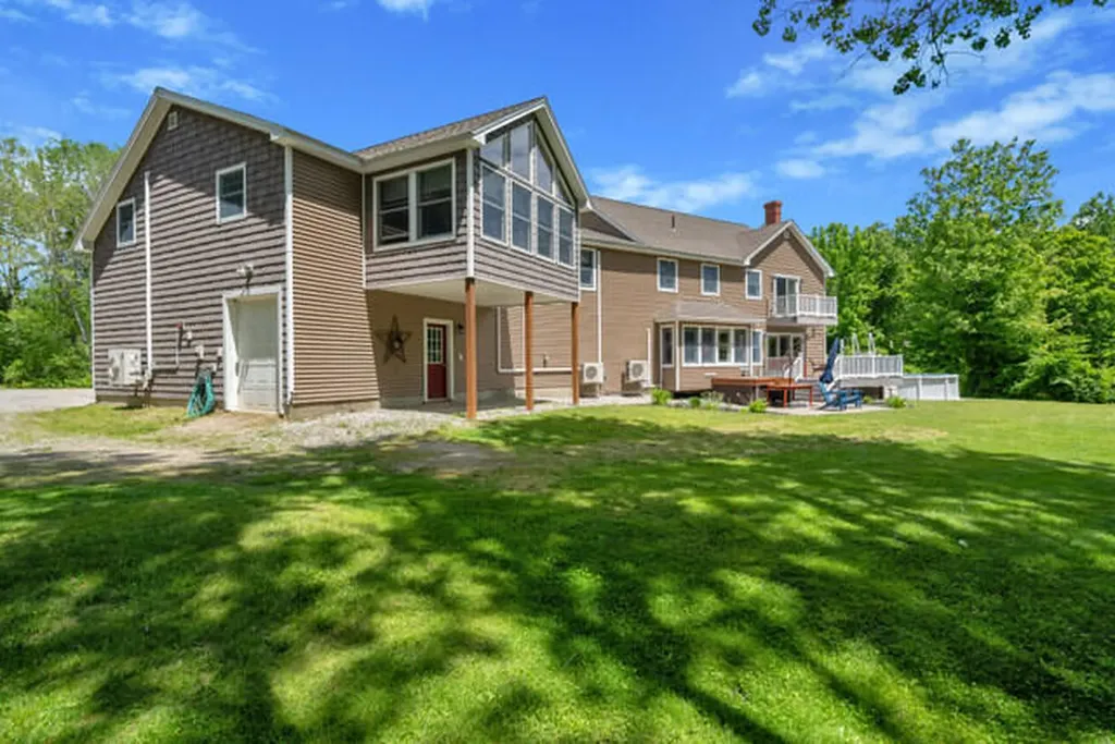207 N Auburn Road Auburn ME 04210