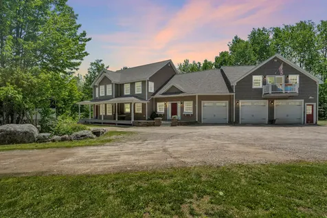 207 N Auburn Road Auburn ME 04210
