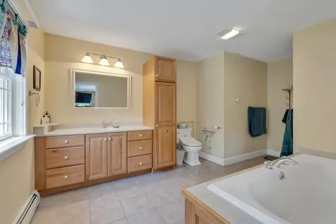 207 N Auburn Road Auburn ME 04210