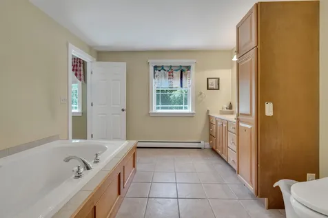 207 N Auburn Road Auburn ME 04210