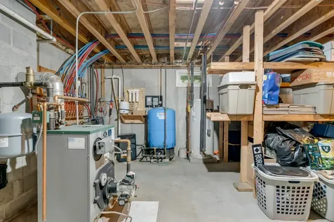 207 N Auburn Road Auburn ME 04210