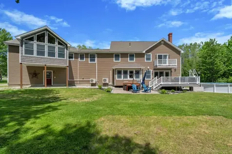 207 N Auburn Road Auburn ME 04210