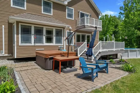 207 N Auburn Road Auburn ME 04210
