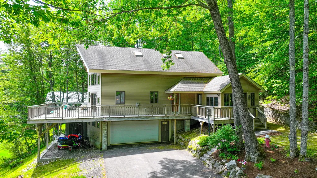 13 Hummingbird Lane Harrison ME 04040