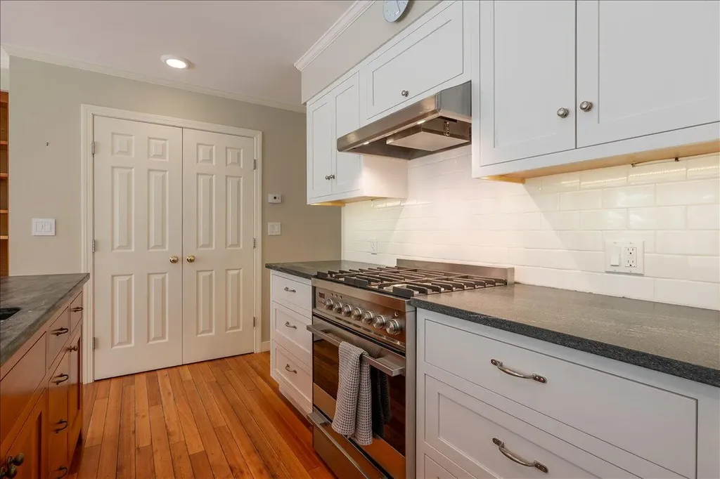 26 Blueberry Lane Camden ME 04843
