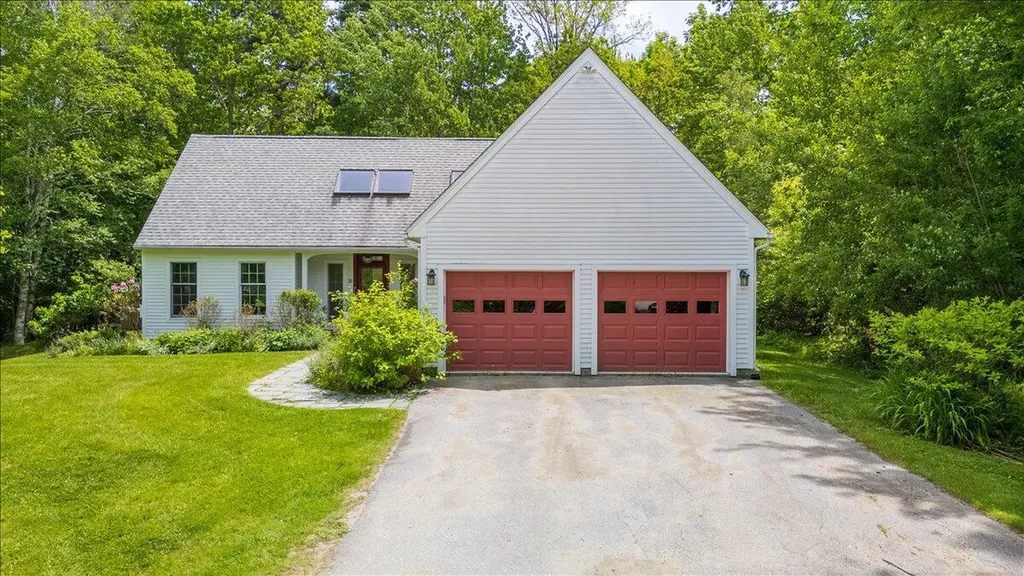 26 Blueberry Lane Camden ME 04843