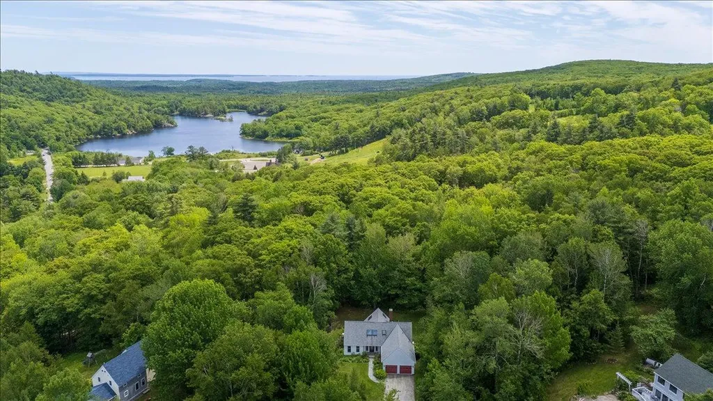 26 Blueberry Lane Camden ME 04843
