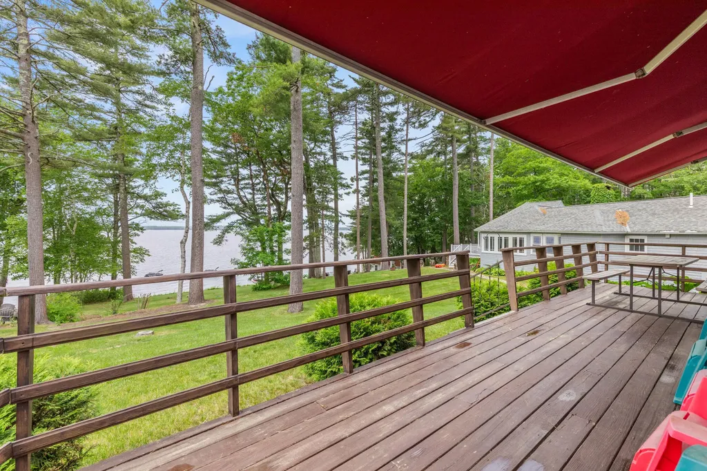 1112 Roosevelt Trail Windham ME 04062