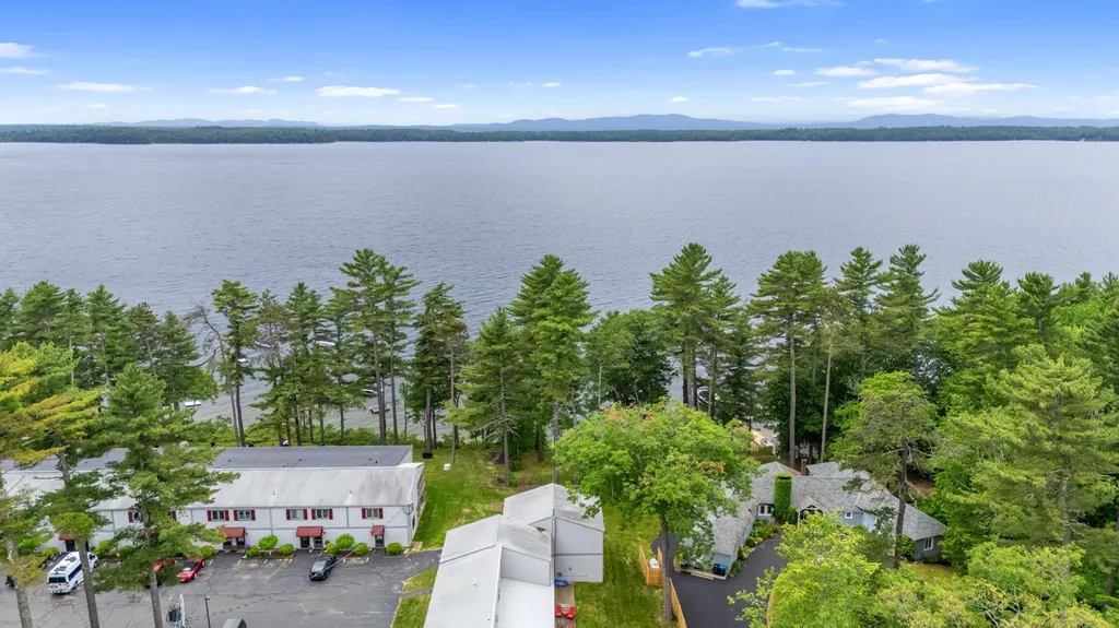 1112 Roosevelt Trail Windham ME 04062