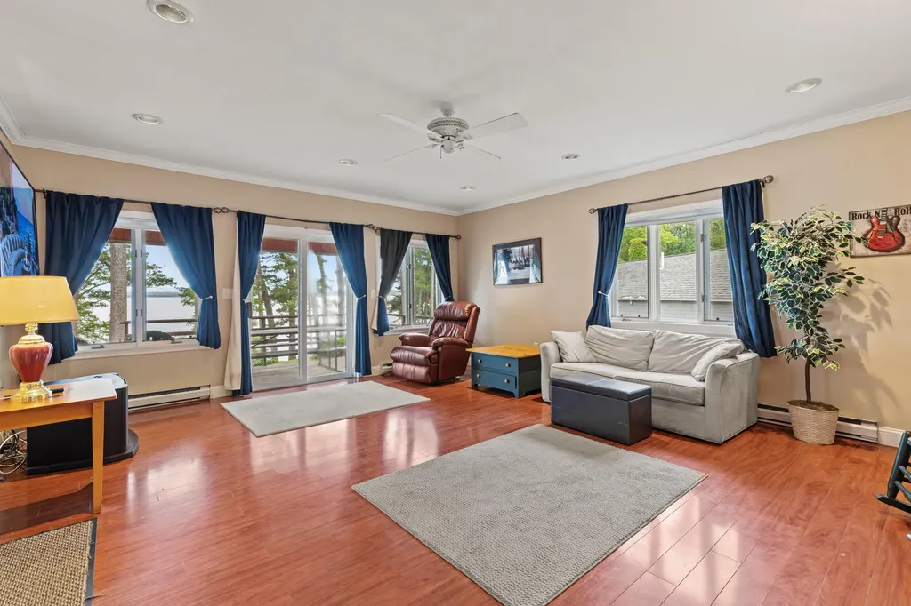 1112 Roosevelt Trail Windham ME 04062