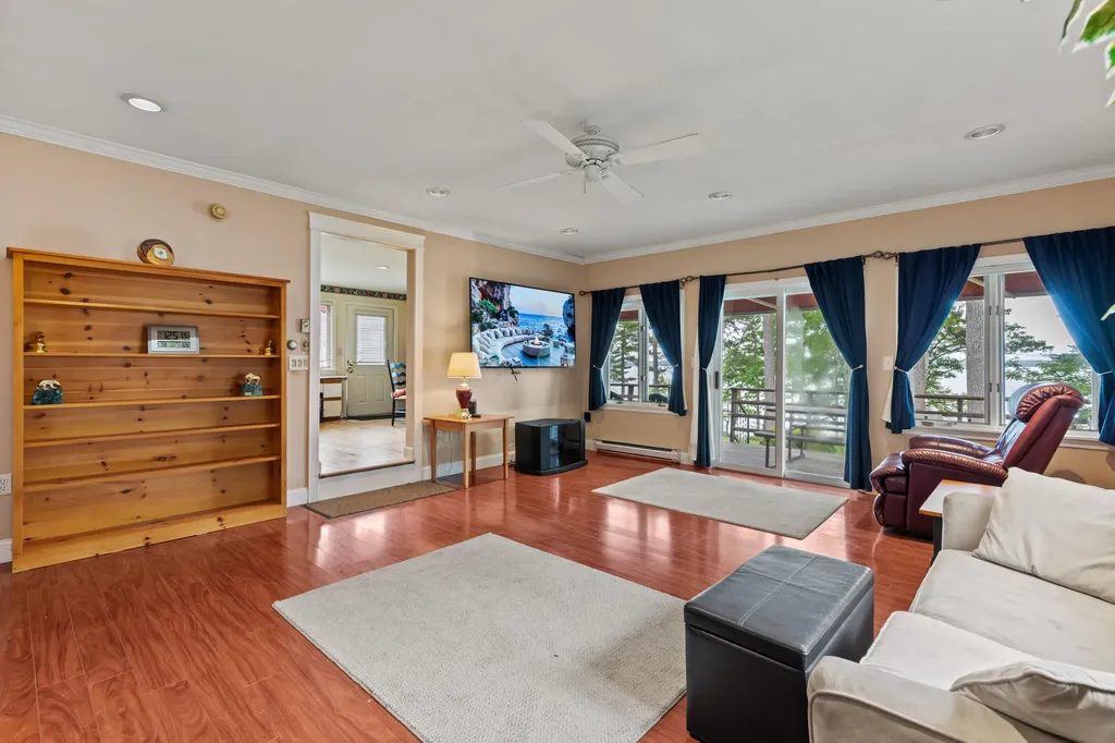 1112 Roosevelt Trail Windham ME 04062