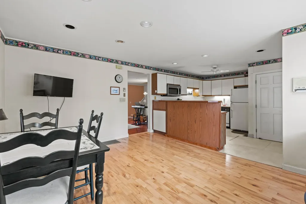 1112 Roosevelt Trail Windham ME 04062