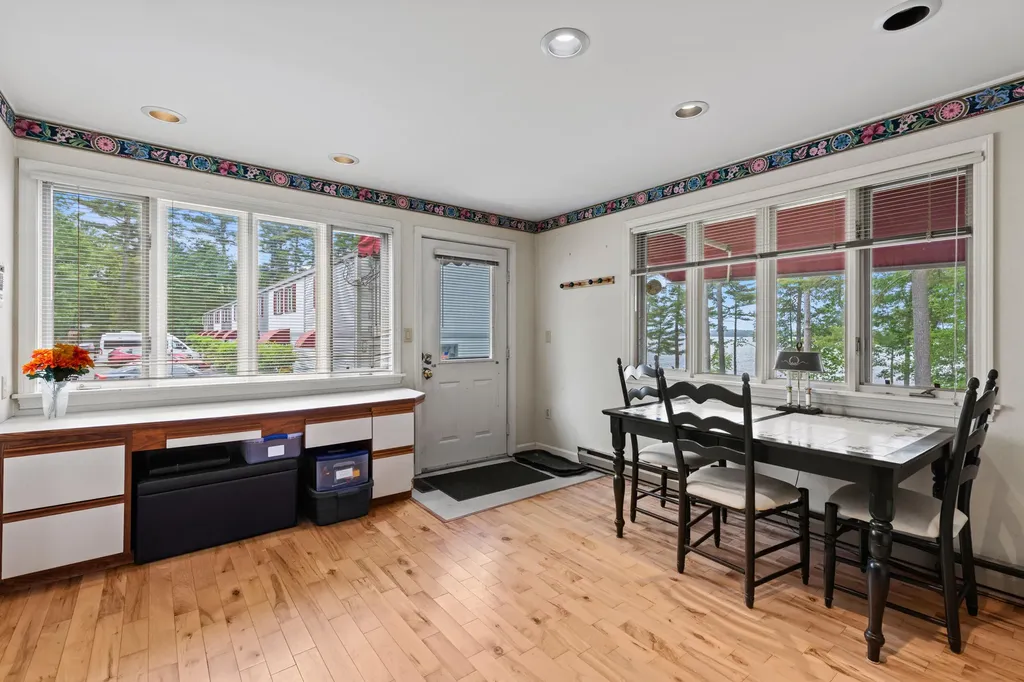 1112 Roosevelt Trail Windham ME 04062